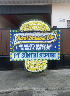Papan Bunga Duka di Semen