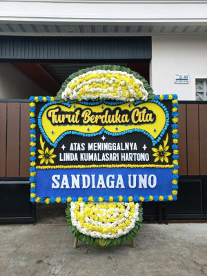 Papan Bunga Duka di Semen